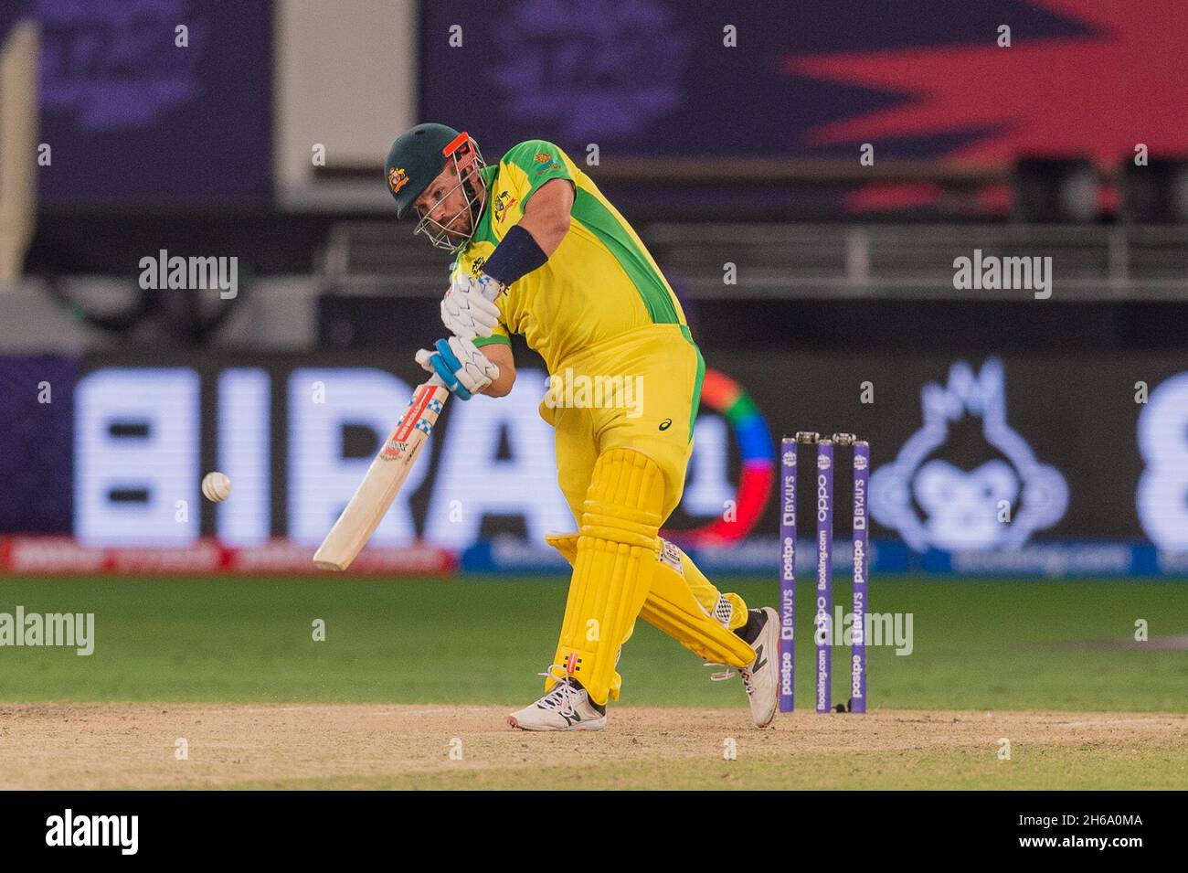 Dubai, UAE. 14th November 2021. Aaron Finch, captain of Australia batting during the ICC Mens T20 World Cup final match between Australia and New Zealand at Dubai International cricket stadium, Dubai, UAE on 14 November 2021. Photo by Grant Winter. Editorial use only, license required for commercial use. No use in betting, games or a single club/league/player publications. Credit: UK Sports Pics Ltd/Alamy Live News Stock Photo