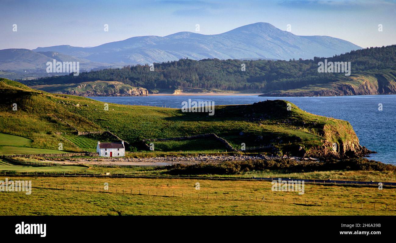 A small cottage at Downings in Sheephaven Bay, Rosguill, County Donegal Ireland Stock Photo