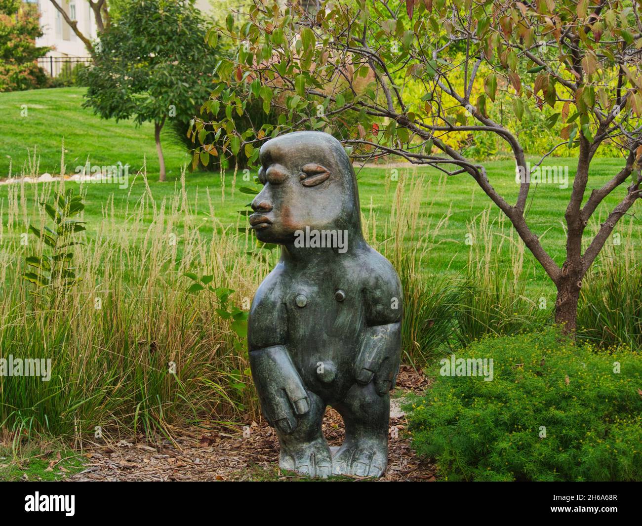 OMAHA, UNITED STATES - Oct 14, 2021: A daylight shot of outside sculpture at Joslyn Art Museum, Omaha, Nebraska, USA Stock Photo