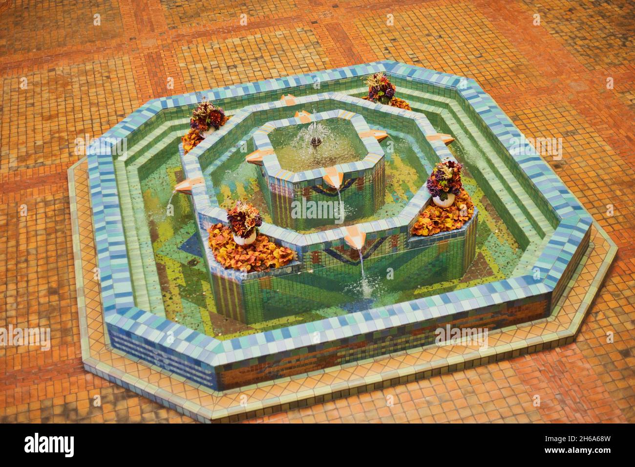 OMAHA, UNITED STATES - Oct 14, 2021: A fountain mockup artwork in Joslyn Art Museum, Omaha, Nebraska, USA Stock Photo