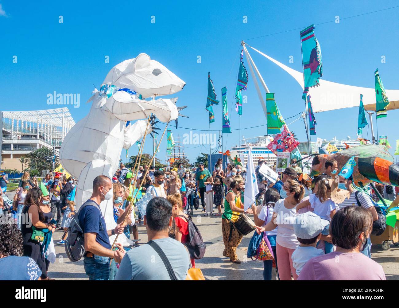 Gran Canaria, Canary Islands, Spain. 14th November, 2021. A global warming  theme to the closing street parade at WOMAD festival in Las Palmas, the  capital of Gran Canaria; the first city in