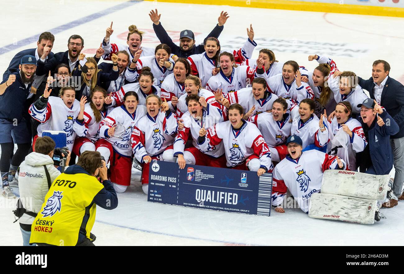 Chomutov, Czech Republic. 14th Nov, 2021. Czech players celebrate after the  2022 Olympic Women's Ice hockey Final Qualification, Group C, Czech  Republic vs Hungary, on November 14, 2021, in Chomutov, Czech Republic.