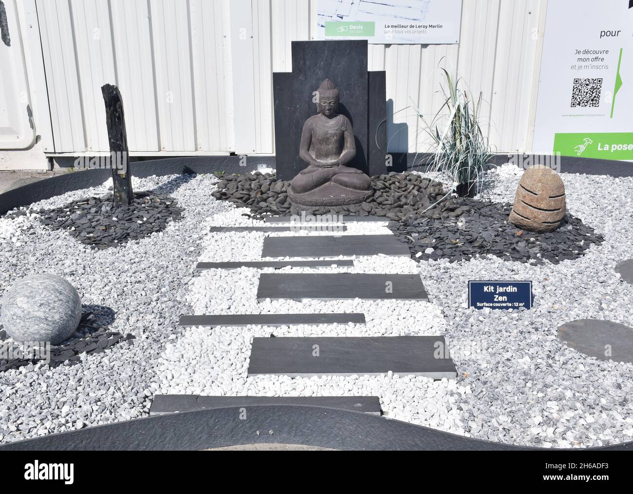 Zen garden kits hires stock photography and images Alamy