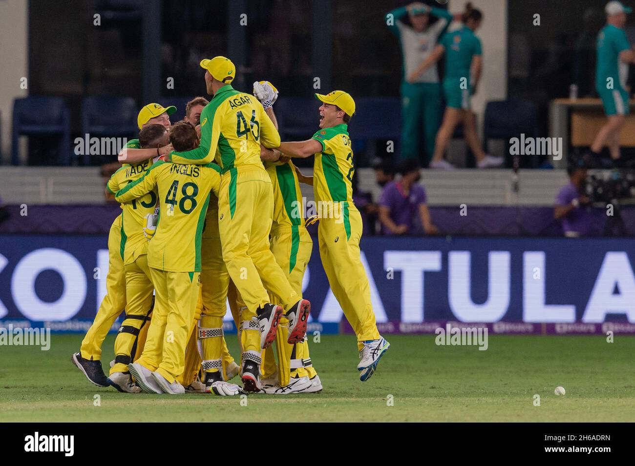 Australia Celebrate Victory By Eight Wickets In The Icc Mens T World Cup Final Match Between Australia And New Zealand At Dubai International Cricket Stadium Dubai Uae On 14 November 21 Photo Australia Celebrate Victory By Eight Wickets In The Icc Mens T World Cup Final Match Between Australia And New Zealand At Dubai International Cricket Stadium Dubai Uae On 14 November 21 Photo