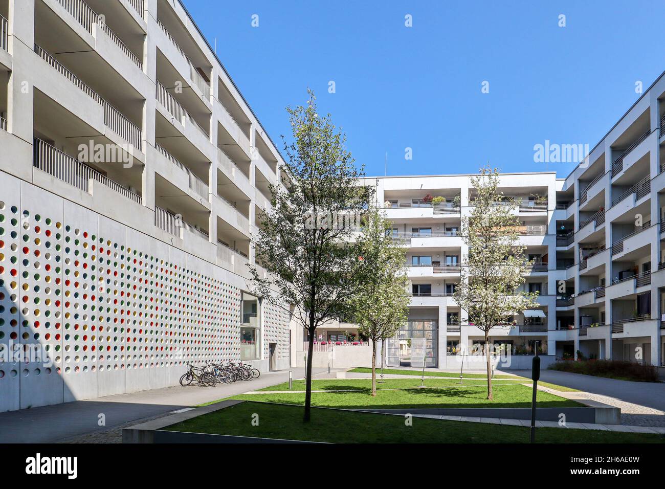 Sustainable Landscaping in Apartment Complex - Solutions & Benefits - Sustainable Landscaping For Apartment Complex