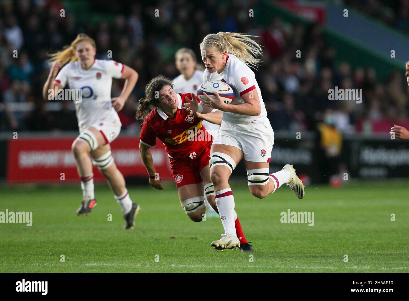 Twickenham, UK. 14th Nov, 2021. Alex Matthews (Worcester Warriors) of England Women scores a try to make it 42-12 during the Womens International's match between England Women and Canada Women at Twickenham Stoop, Twickenham, England on 14 November 2021. Photo by Ken Sparks. Editorial use only, license required for commercial use. No use in betting, games or a single club/league/player publications. Credit: UK Sports Pics Ltd/Alamy Live News Stock Photo