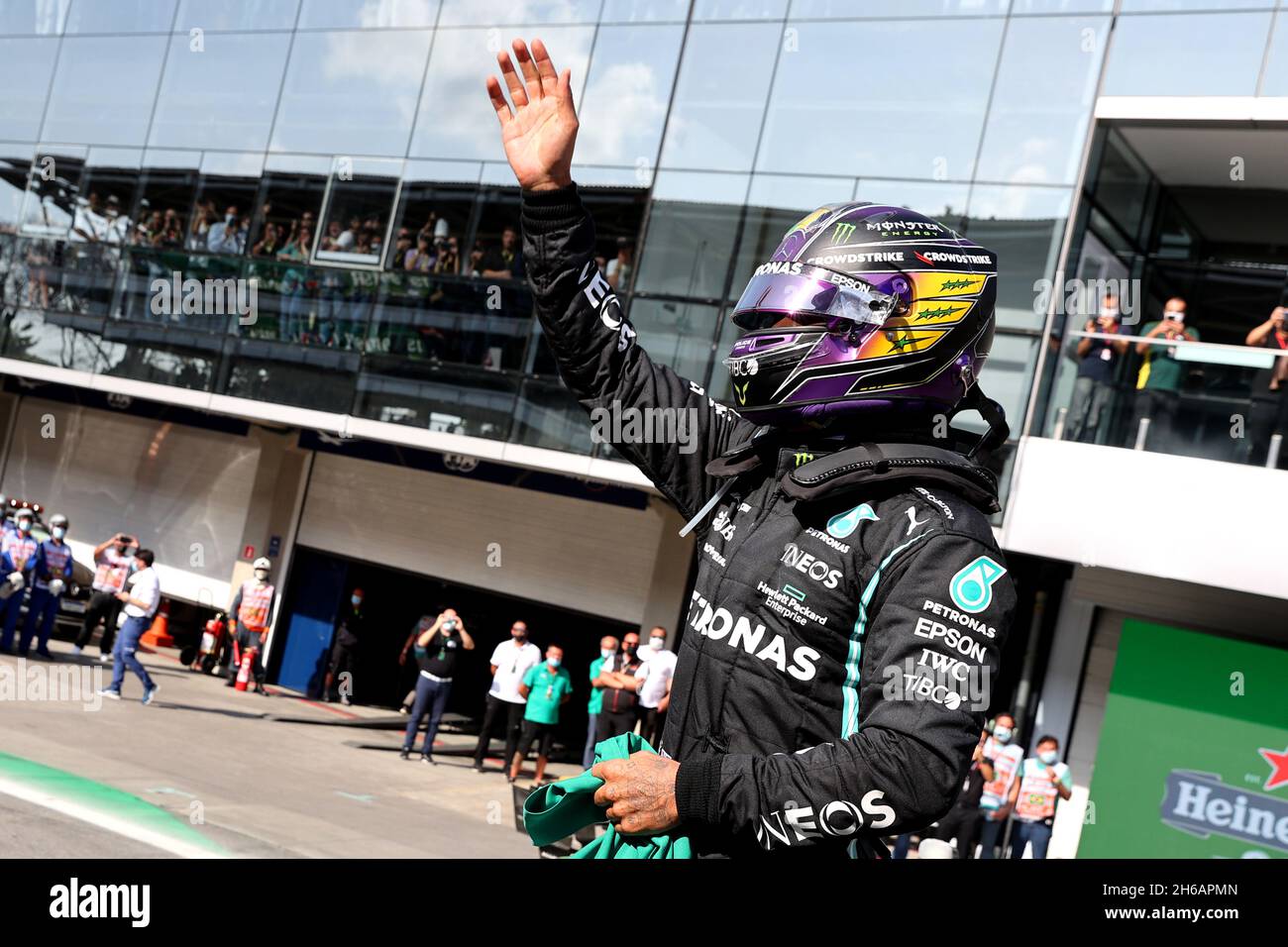 Race winner Lewis Hamilton (GBR) Mercedes AMG F1 celebrates in parc ...