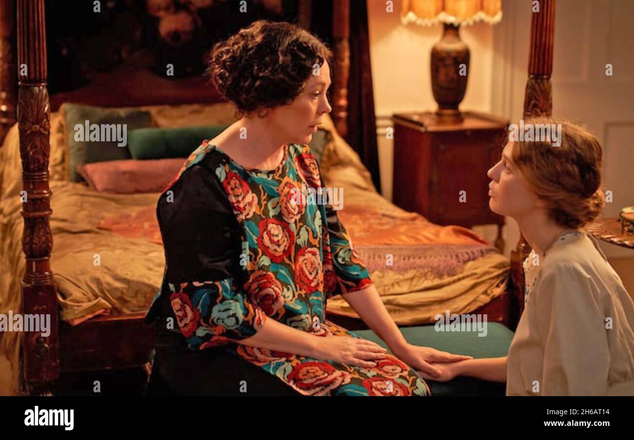MOTHERING SUNDAY 2021 Lionsgate film with Olivia Coleman at left  and Odessa Young Stock Photo