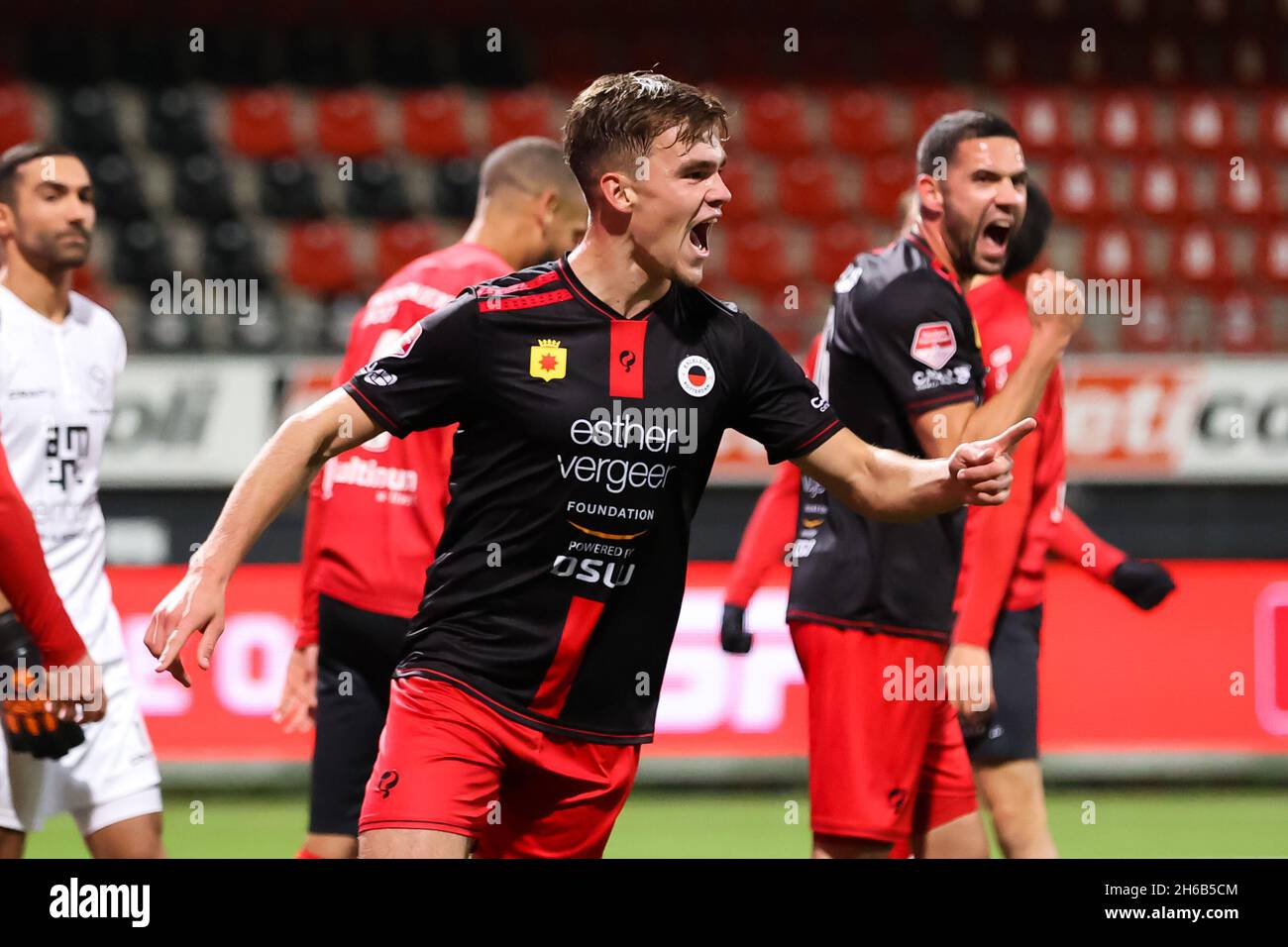 ROTTERDAM, NETHERLANDS - NOVEMBER 14: Thijs Dallinga of Excelsior Rotterdam celebrates after scoring his sides second goal during the Dutch Keukenkampioendivisie match between Excelsior and Almere City FC at the Van Donge & De Roo Stadion on November 14, 2021 in Rotterdam, Netherlands (Photo by Herman Dingler/Orange Pictures) Stock Photo