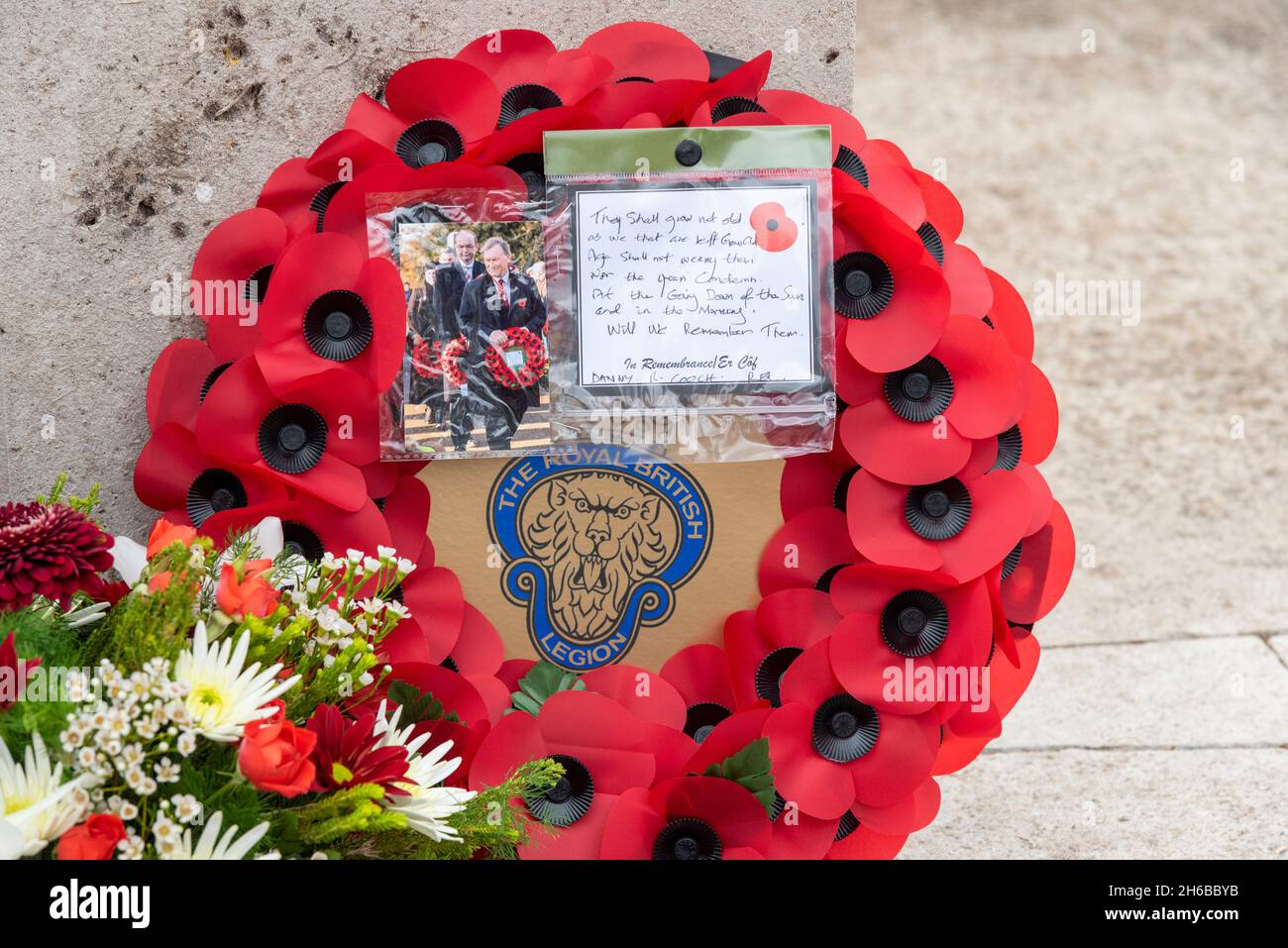 Wreath placed to remember MP Sir David Amess at the Remembrance Sunday service at the War Memorial in Southend on Sea, Essex, UK. Stock Photo