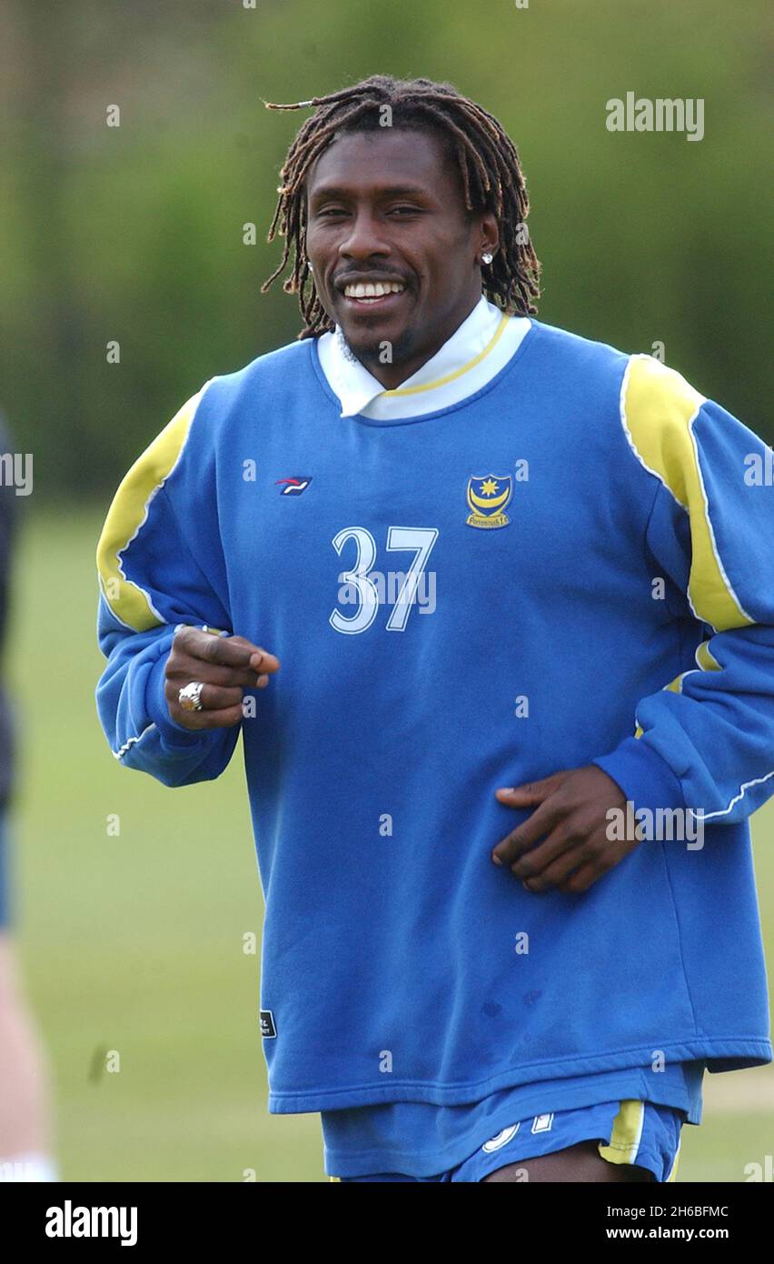 PORTSMOUTH TRAINING 14-04-05 ALIOU CISSE PIC MIKE WALKER, 2005 Stock Photo