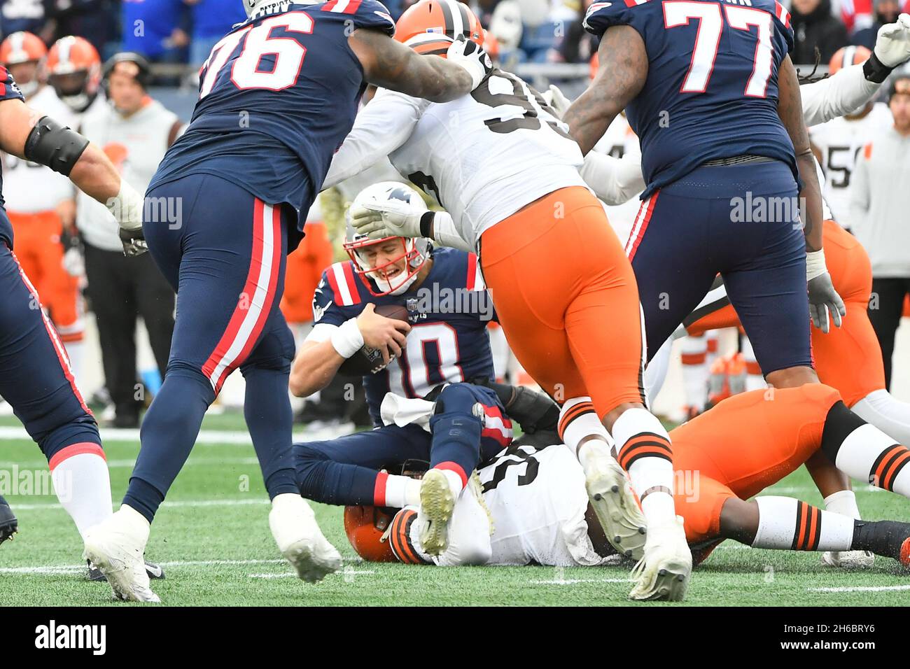 November 14, 2021: New England Patriots center David Andrews (60) lined up  on Cleveland Browns defensive tackle Malik Jackson (97) during the NFL  football game between the Cleveland Browns and the New