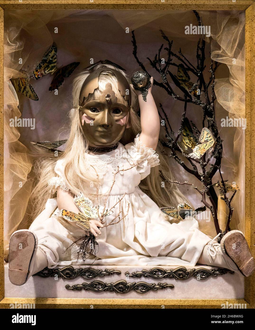 Anaheim, California, USA. 14th Nov, 2021. Oddity art by Ave Rose at the  2021 Designer Con, the largest designer toy and collectible event in the  United States. Featured at the annual, open-to-the-public