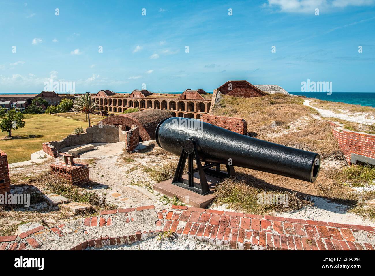 Cannon on the roof of Fort Jefferson, Dry Tortuga Island, Florida, USA  Stock Photo - Alamy