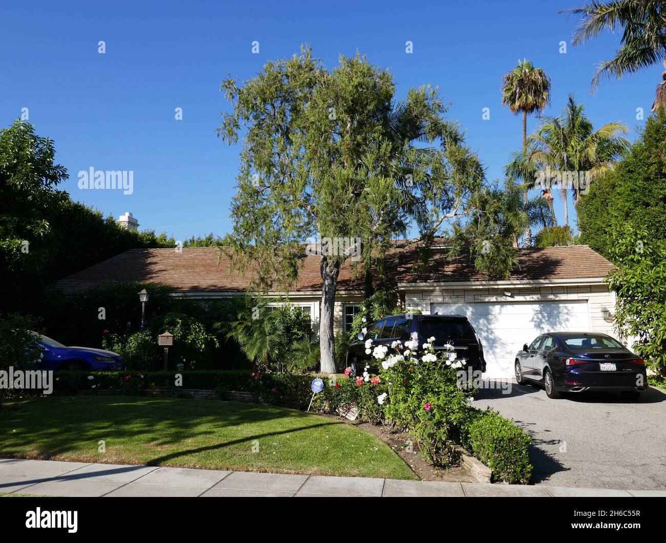 Beverly Hills, California, USA 16th September 2021 A general view of  atmosphere of Actress Jean Harlow's Former Home/house at 618 N. Linden  Drive on September 16, 2021 in Beverly Hills, California, USA.