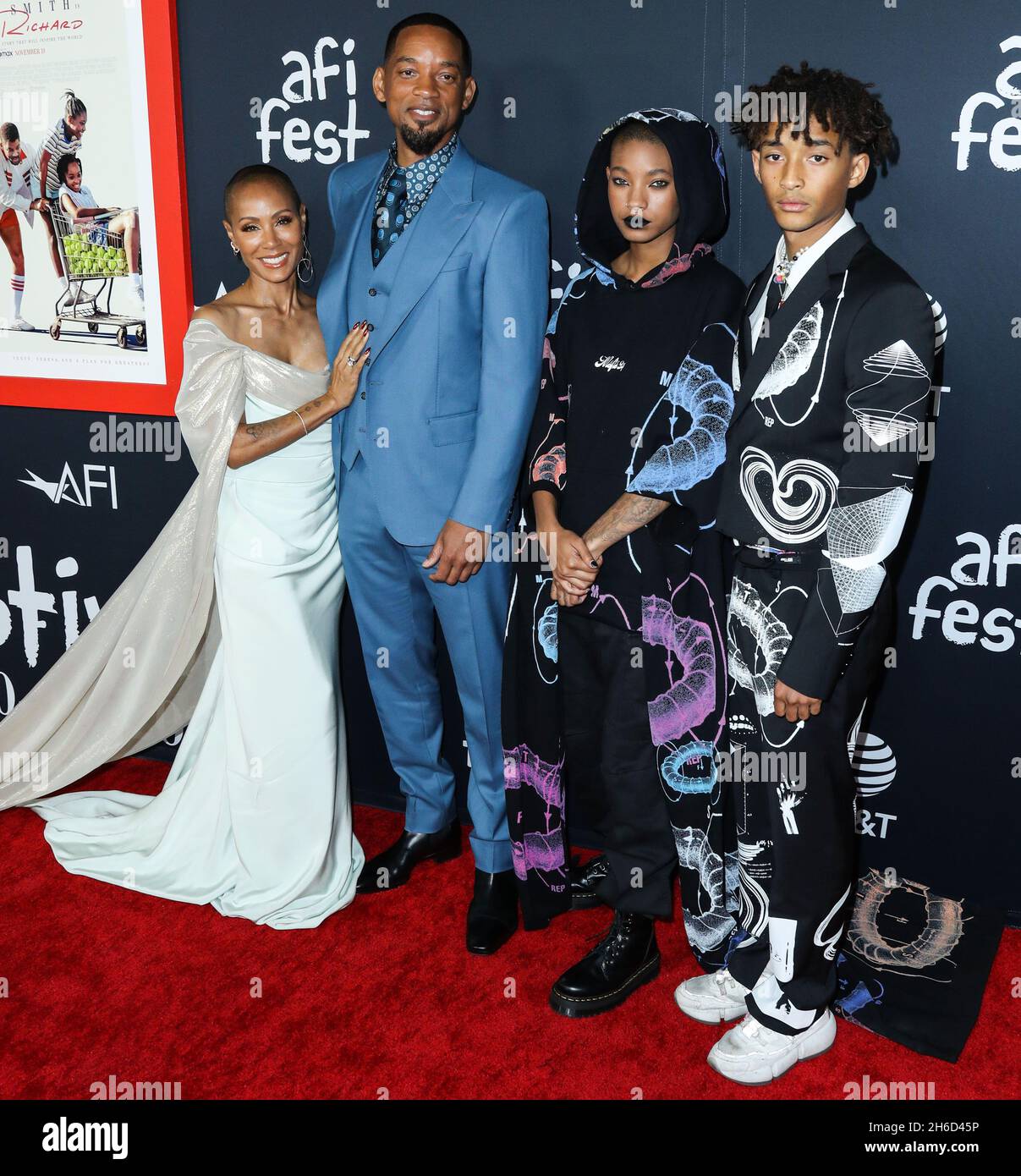 Actor will smith son jaden hi-res stock photography and images - Page 2 -  Alamy, image size:1207x1390