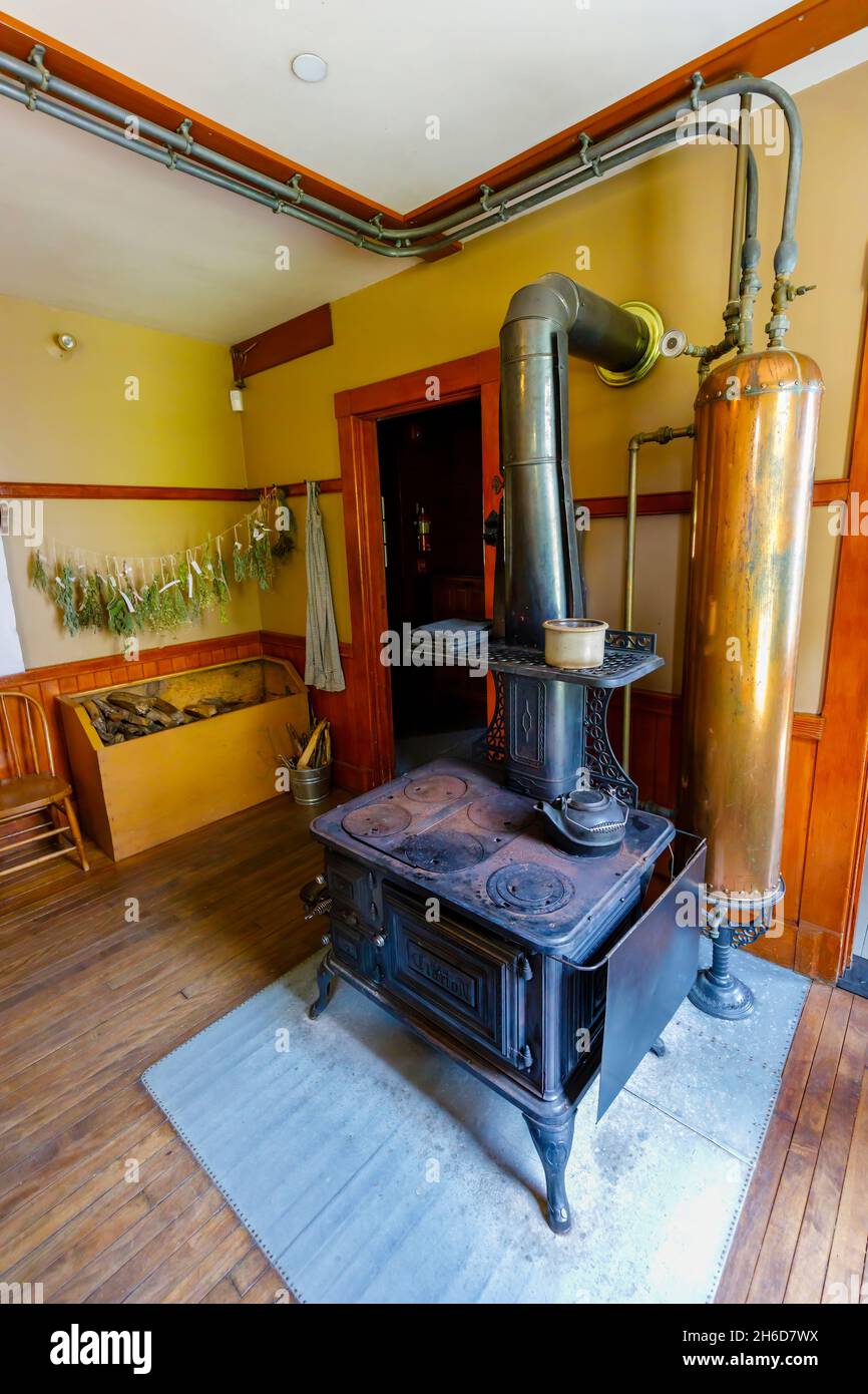 19th century (1882) black New Clarion range stove cooker in the 1890 Farm House museum at Billings Farm & Museum, Woodstock, Vermont, New England, USA Stock Photo