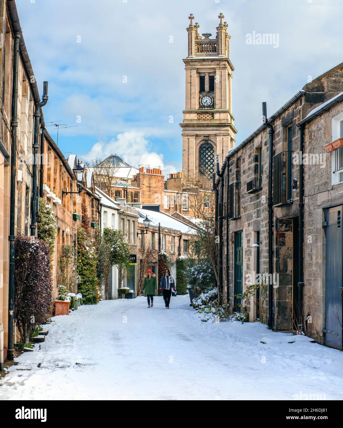 Edinburgh Circus Lane In The Snow Stock Photo Alamy