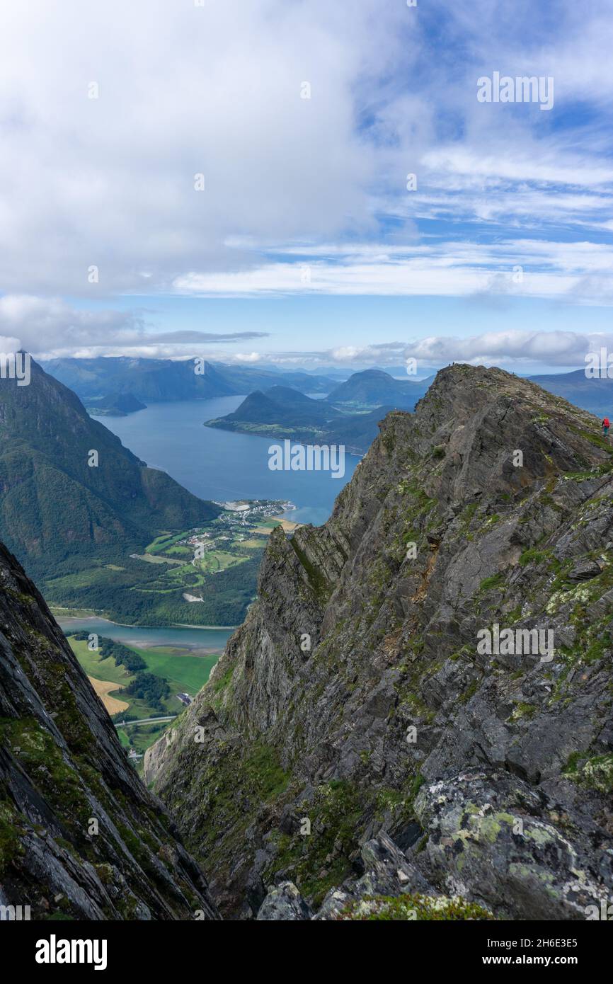 Vertical shot breathtaking lake hi-res stock photography and images - Alamy