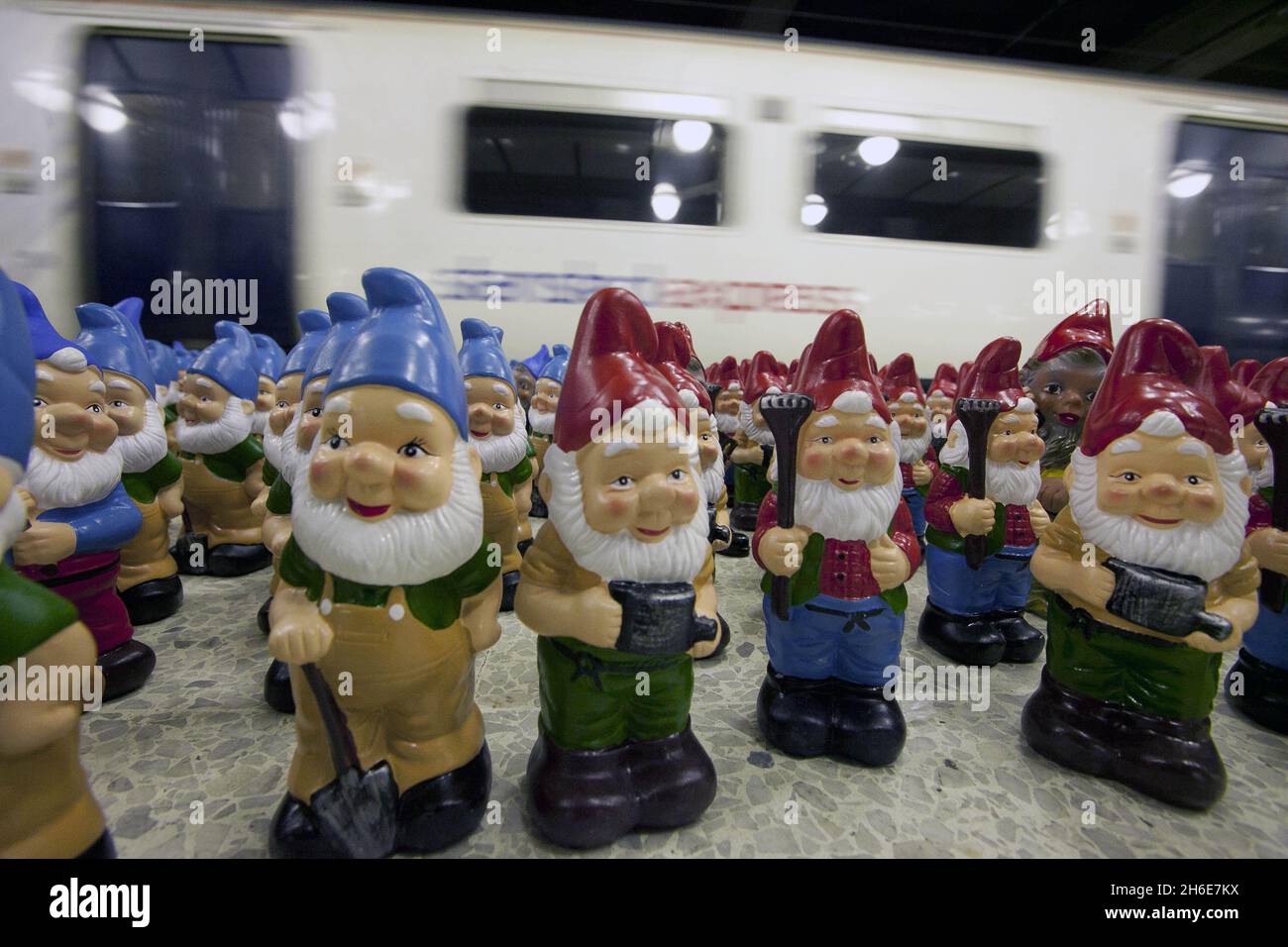 WORLD'S FIRST EVER GNOME FLASH MOB- Thousands of gnomes descend on  Liverpool Street Station to celebrate the release of Gnomeo & Juliet 3D, in  cinemas 11th February 2011, with Gnome Flash Mob.