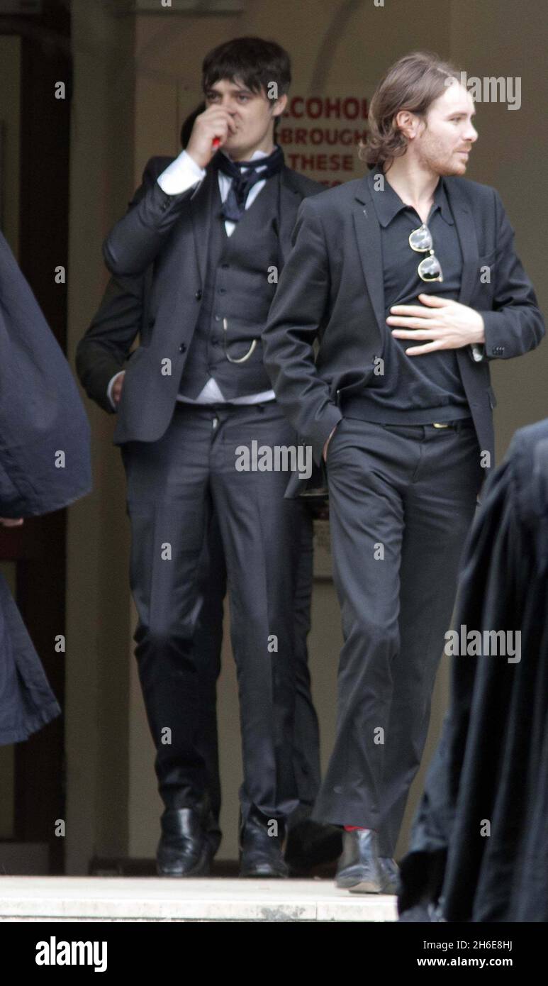 Pete Doherty pops out for a cigarette break before his sentencing at Snaresbrook Crown Court in East London today. The singer pleaded guilty to possession of cocaine on April 8 along with his friend Peter Wolfe Stock Photo