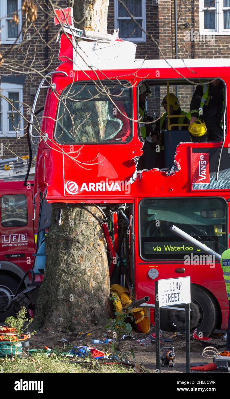 Arriva bus accident hi-res stock photography and images - Alamy