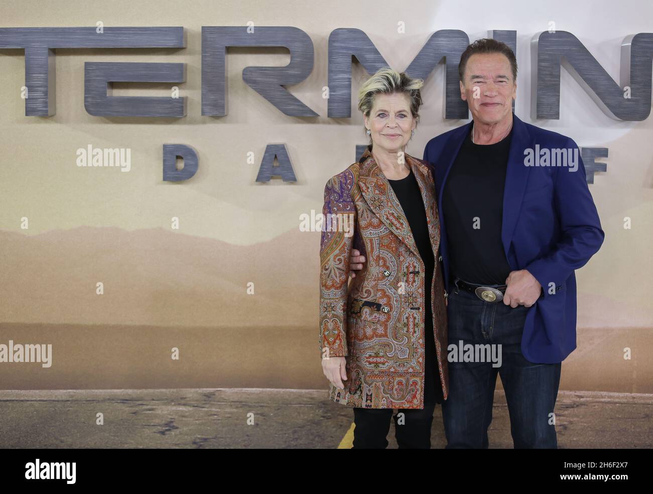 Linda Hamilton (left) Arnold Schwarzenegger arriving for the Terminator: Dark Fate photocall held at the Mandarin Oriental Hotel, London.  Stock Photo