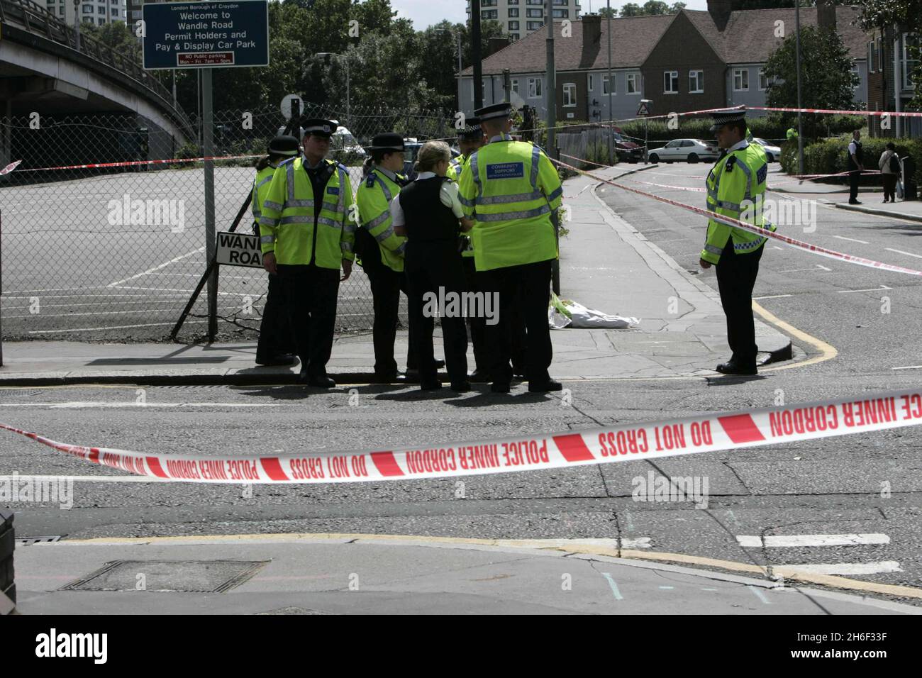 17 year old stabbed death hi-res stock photography and images - Alamy