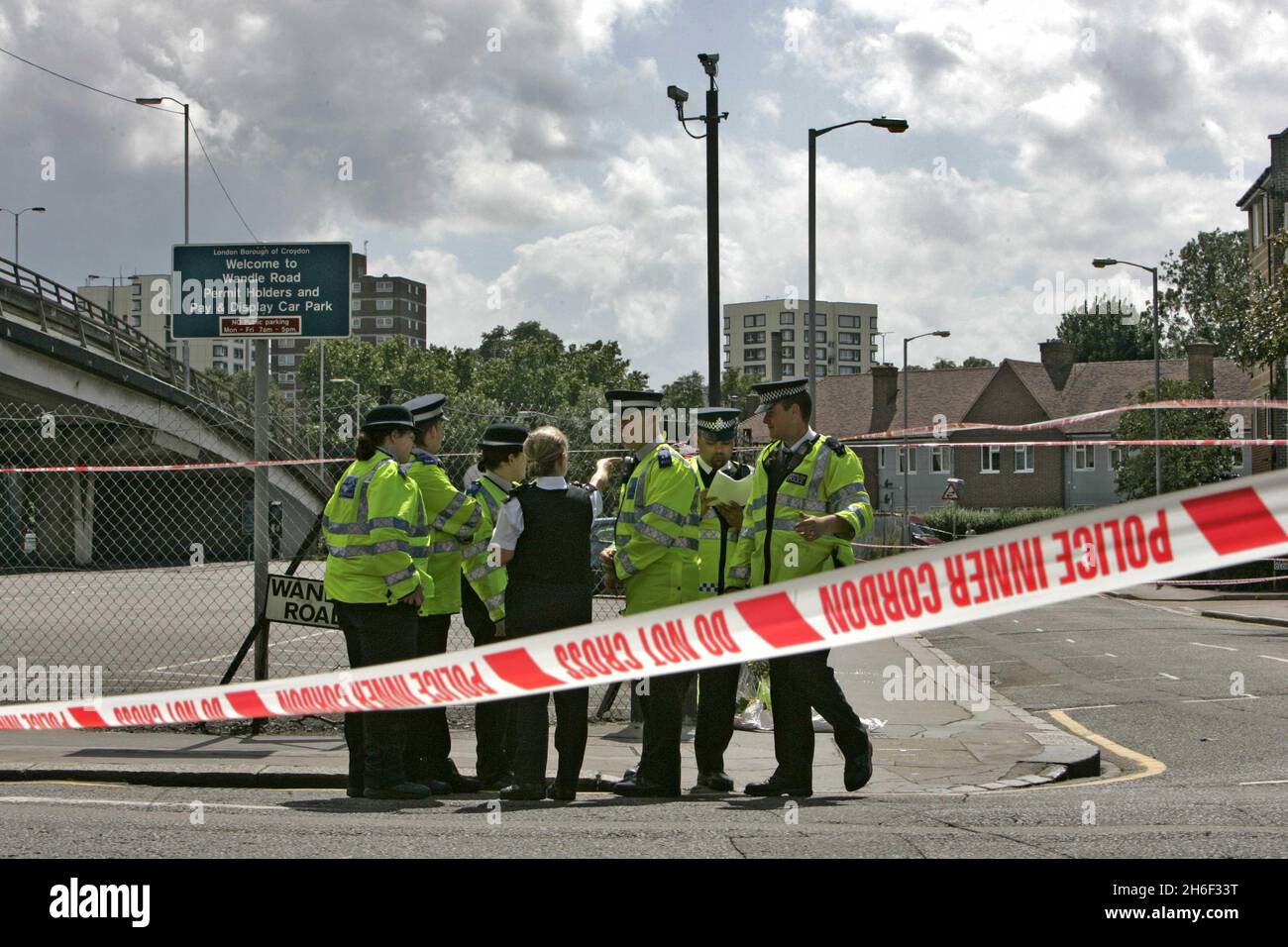 Police at the murder scene in Mann Close, Croydon. Two teenage girls ...