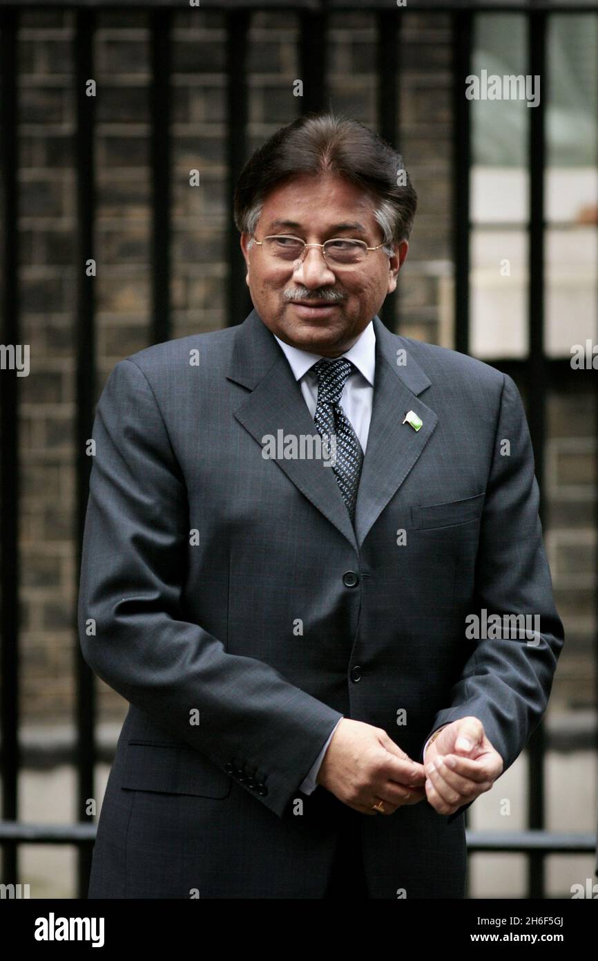 Pakistan President Pervez Musharraf outside 10 Downing Street. Stock Photo