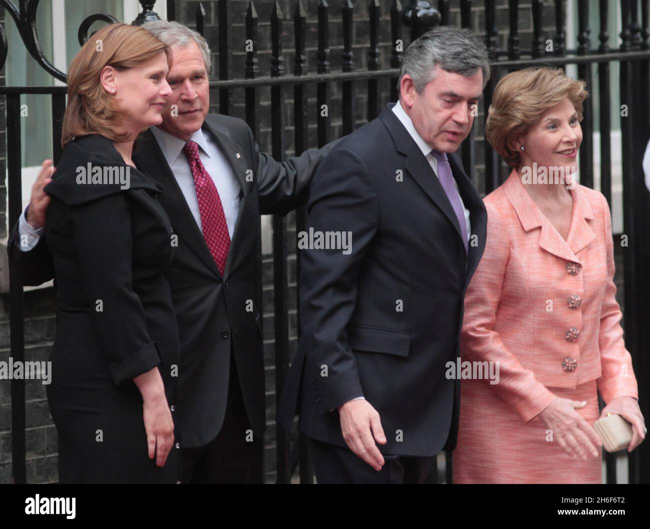 British Prime Minister Gordon Brown and wife Sarah welcome US President ...
