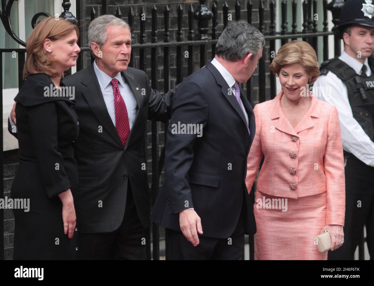 British Prime Minister Gordon Brown and wife Sarah welcome US President ...