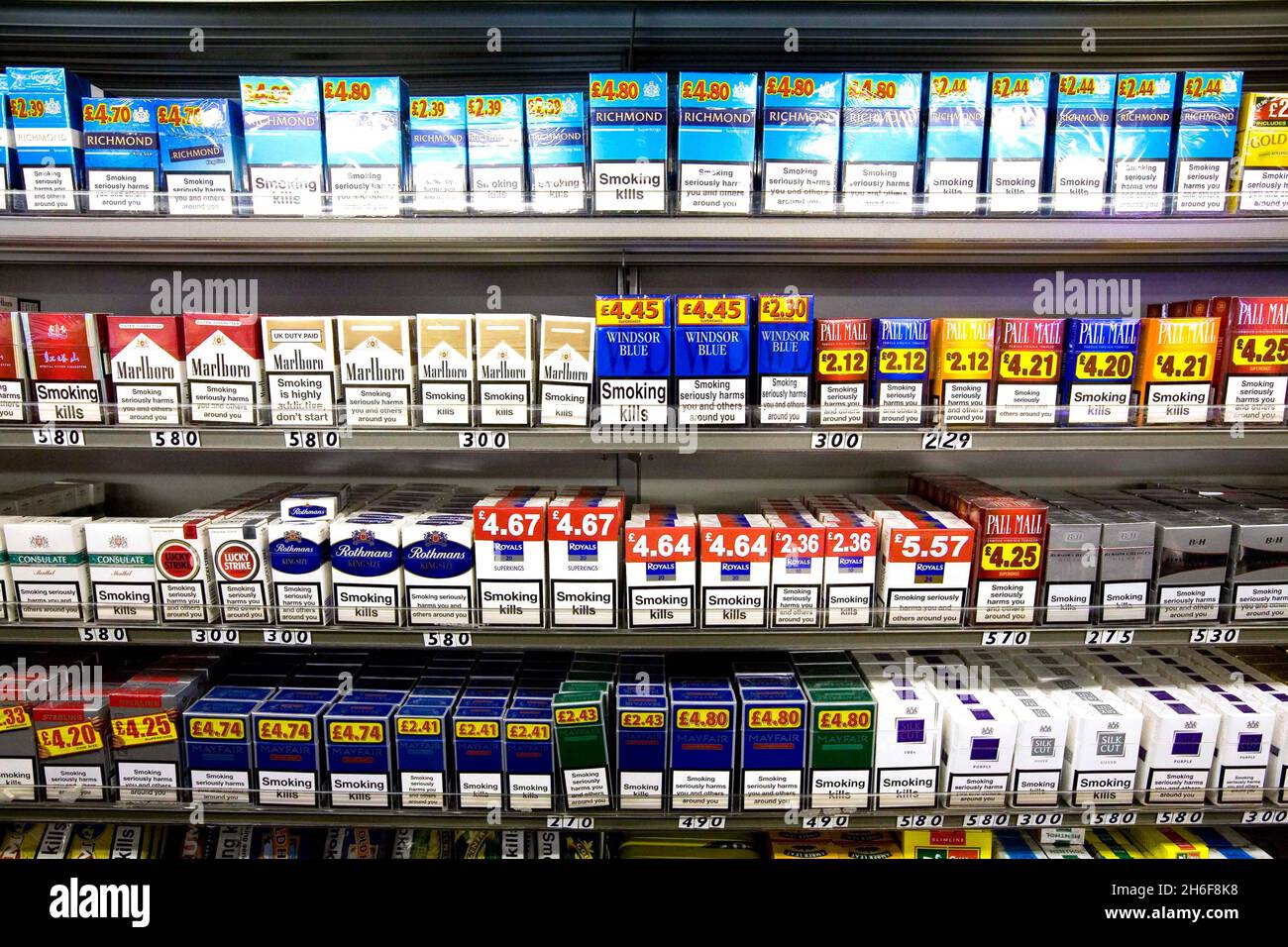 Cigarettes to go hi-res stock photography and images