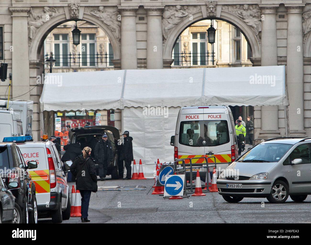 Check points hi-res stock photography and images - Alamy