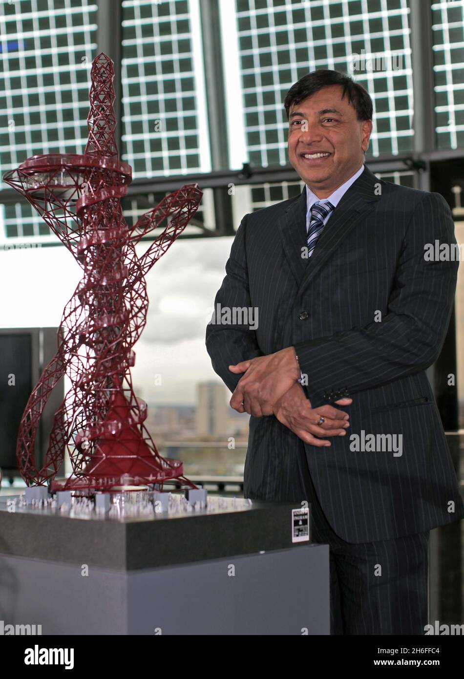 London, City Hall - Lakshmi Mittal, today confirmed ArcelorMittal as tier two sponsors of the London 2012 Olympic and Paralympic Games. The announcement came at the unveiling of The ArcelorMittal Orbit, the 115 metre tall design of Turner Prize-winning artist Anish Kapoor, which will sit as a visitor attraction in the Olympic Park. Picture shows: Lakshmi Mittal (CEO of ArcelorMittal) at the launch Stock Photo