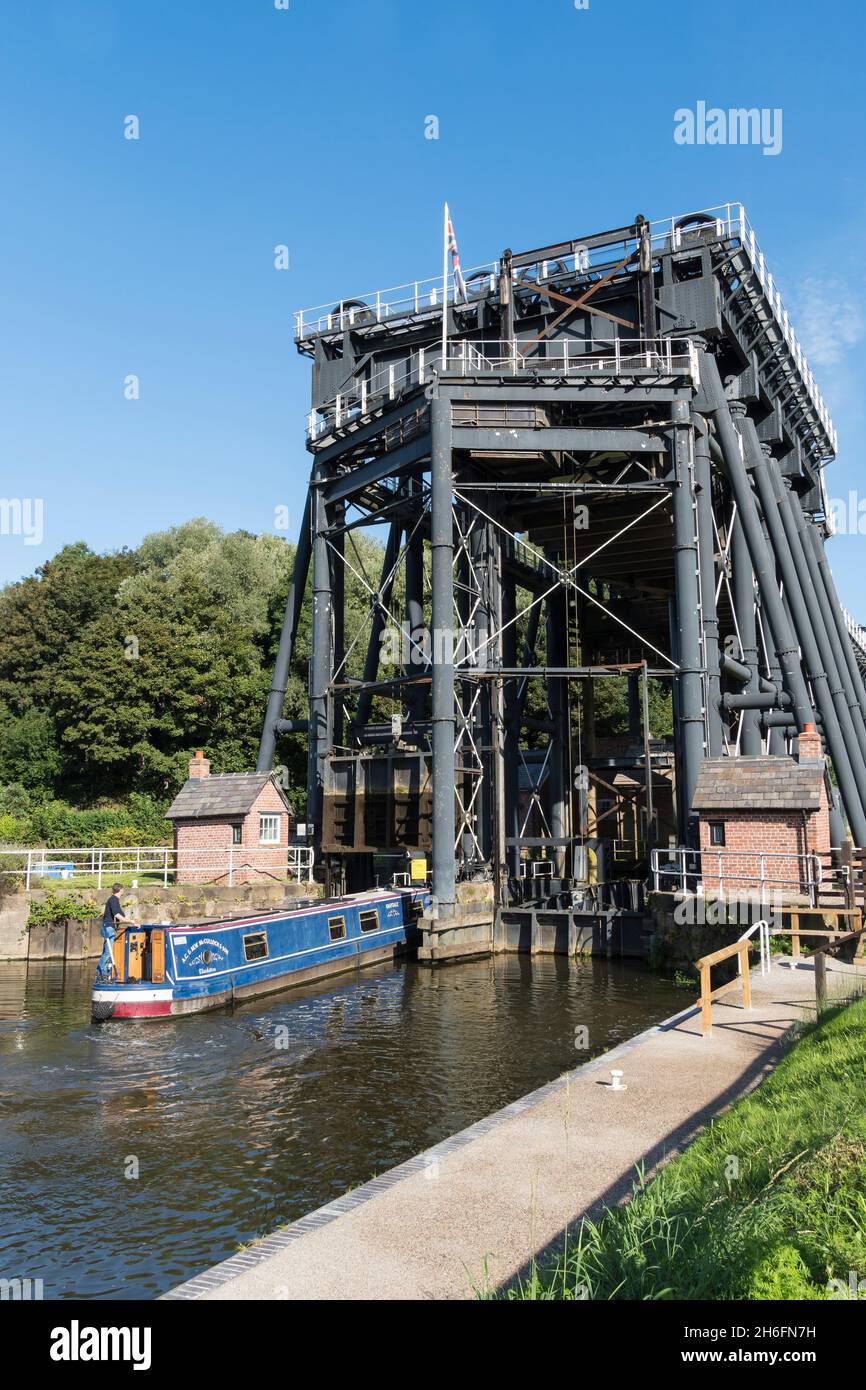 Canal boat entering low level lift Anderton boat lift Northwich Cheshire 2021 Stock Photo