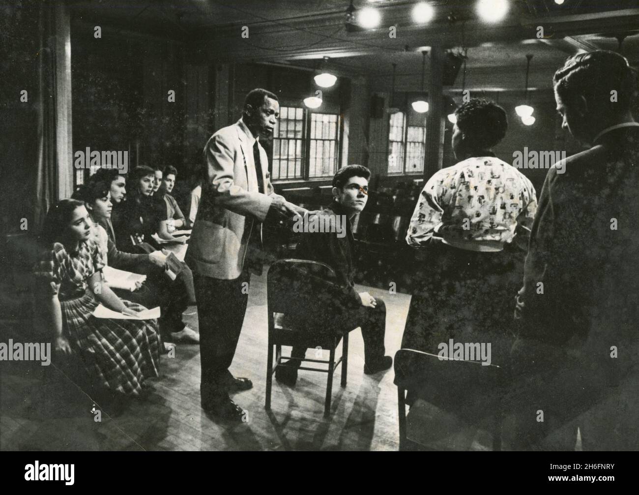 American actor John Marriot (center standing) at the School of Performing Arts, New York, USA 1960 Stock Photo