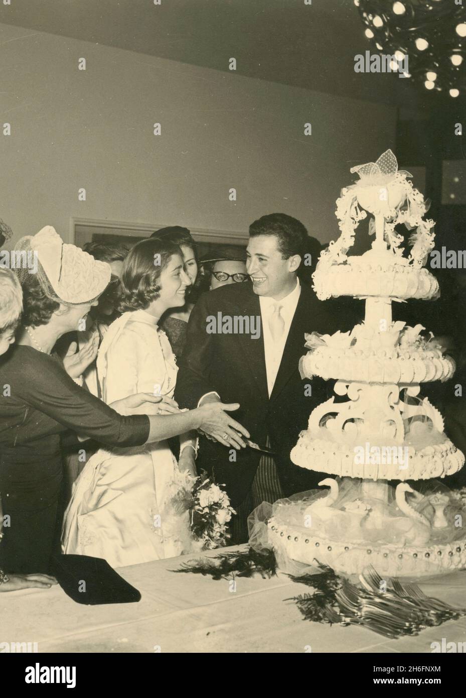 1950 Style Wedding Cakes