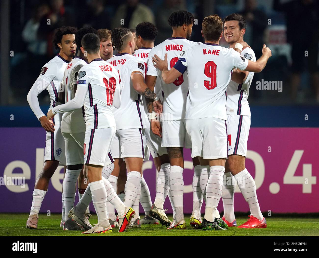 Harry maguire england celebration hi-res stock photography and images