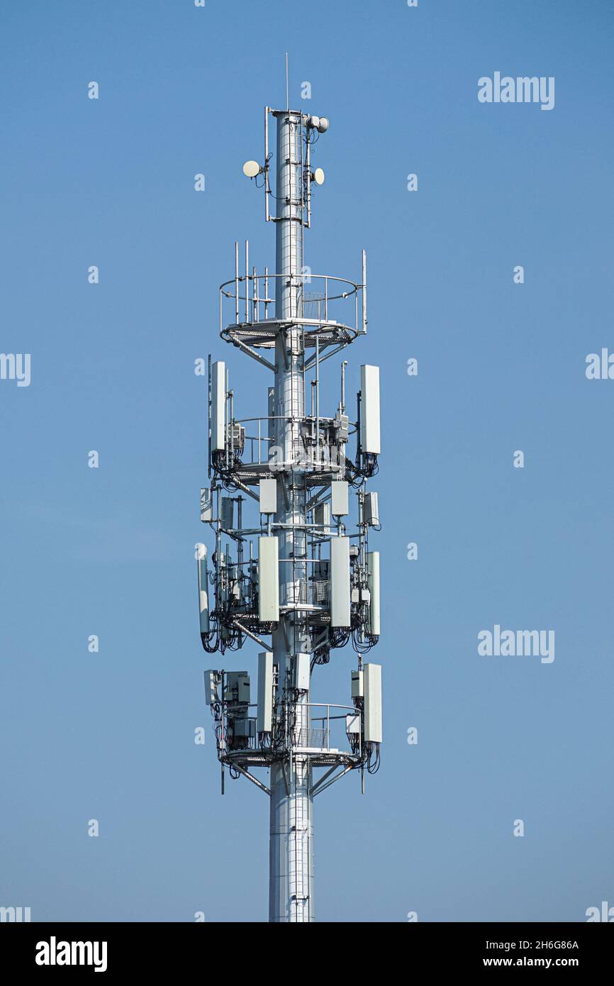 Mobile Tower Near My Location Cellular Tower High Resolution Stock Photography And Images - Alamy