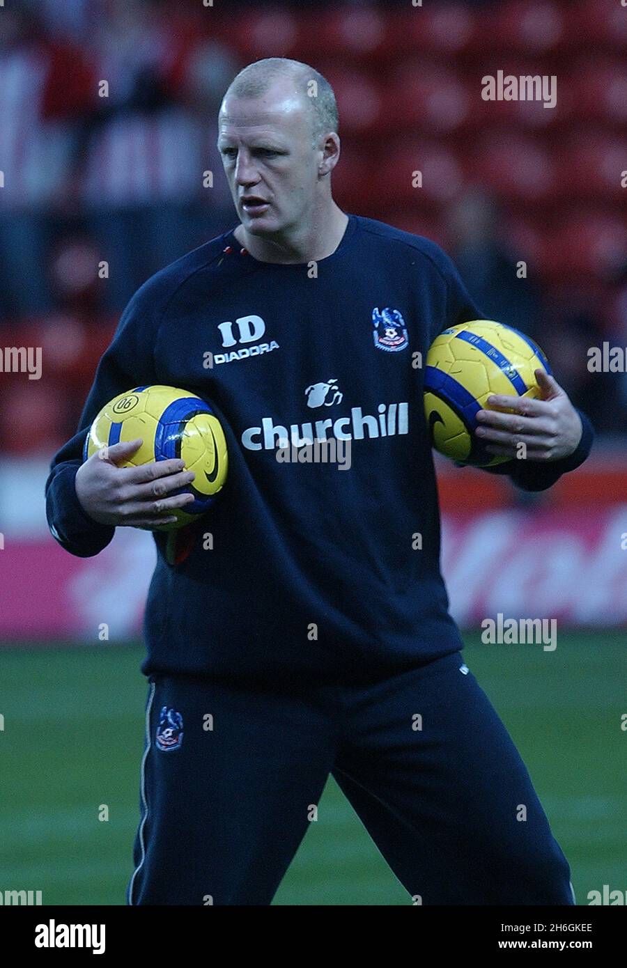 SOUTHAMPTON V PALACE CRYSTAL PALACE MANAGER IAN DOWIE. PIC MIKE WALKER, 2004 Stock Photo