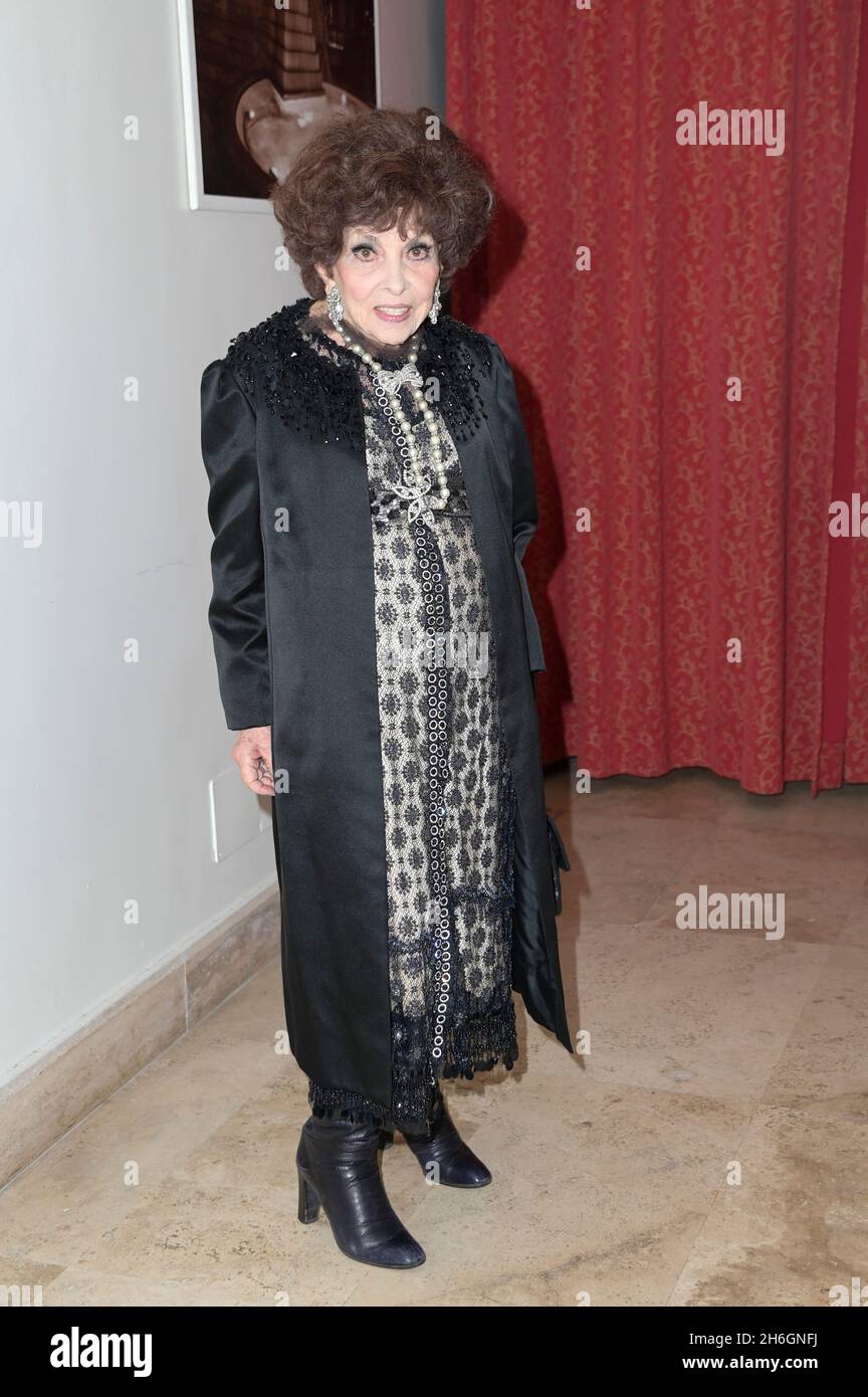 Rome, Italy. 15th Nov, 2021. Gina Lollobrigida attends the presentation of the documentary on the life of Massimo Gargia entitled Jet set la dolce vita di Massimo. Credit: SOPA Images Limited/Alamy Live News Stock Photo