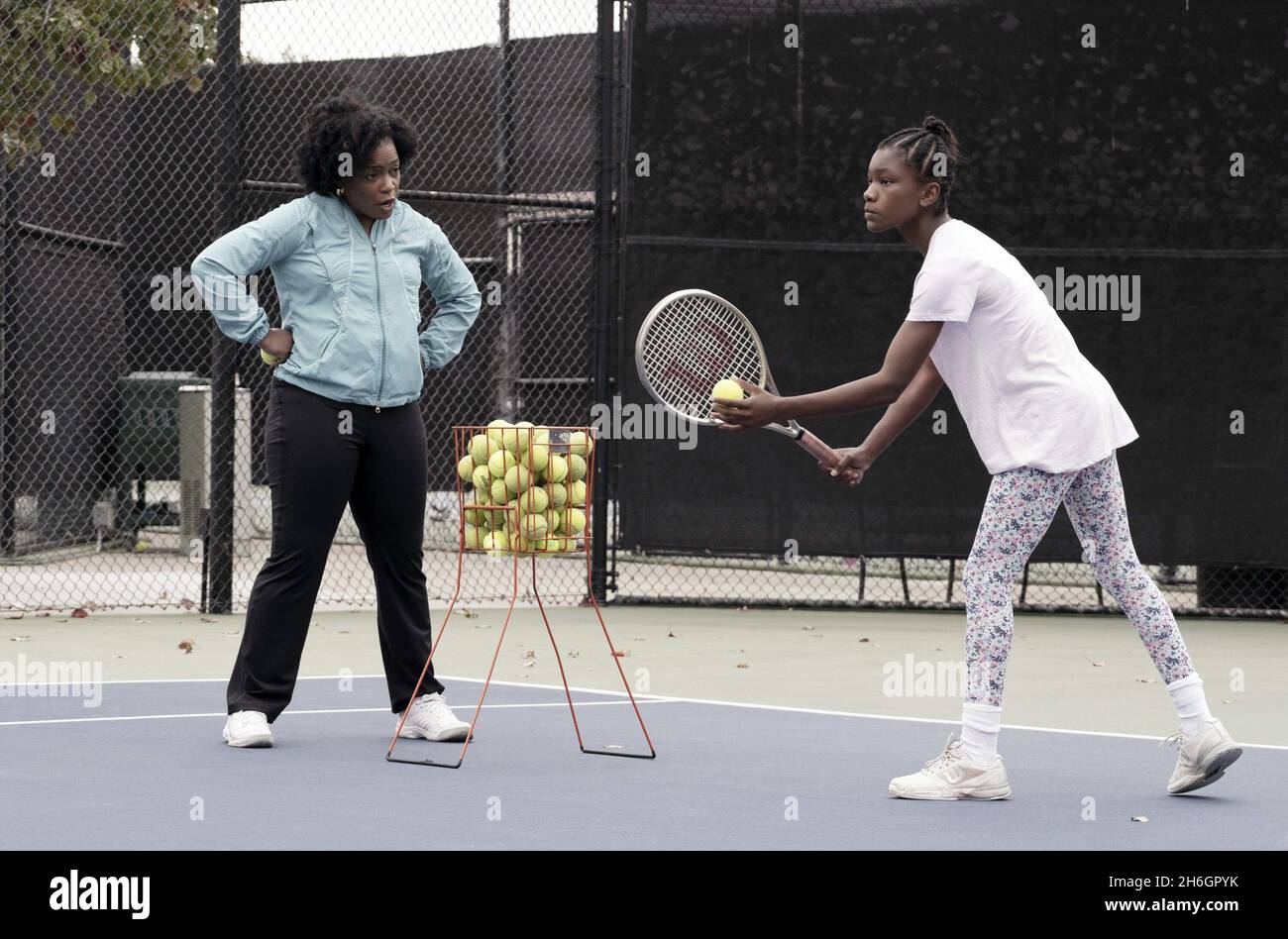 KING RICHARD, from left Aunjanue Ellis, as Oracene 'Brandy' Williams