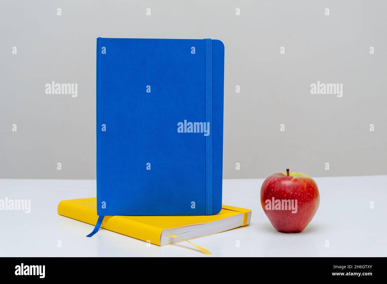 Desk pencil textbooks hi-res stock photography and images - Alamy