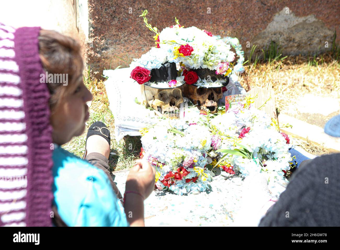 La Paz, Bolivia. November 8, 2021. Ñatitas (Human Skull) Every November 8, an ancestral and pre-Hispanic ritual is celebrated in Bolivia in honor of t Stock Photo