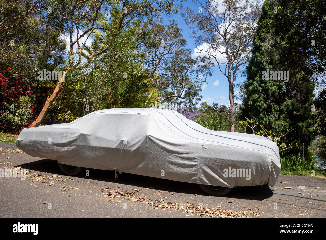 Car cover sheet hi-res stock photography and images - Alamy