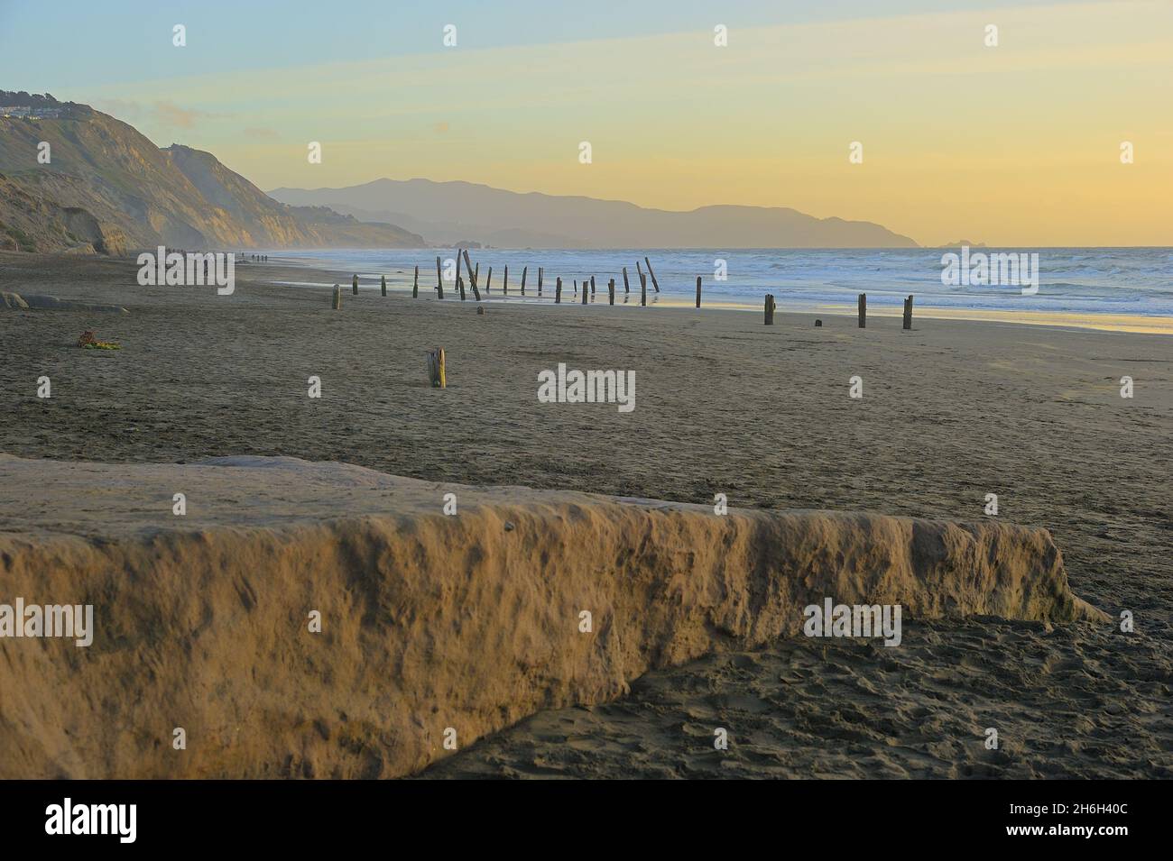 A winter afternoon at the beach, Fort Funston CA Stock Photo - Alamy