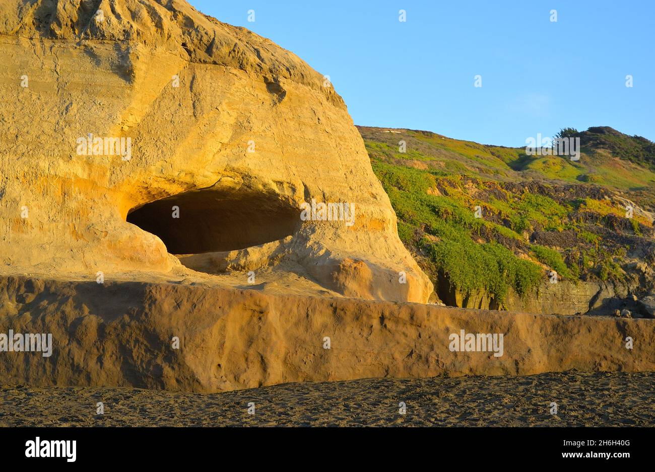 A winter afternoon at the beach, Fort Funston CA Stock Photo - Alamy