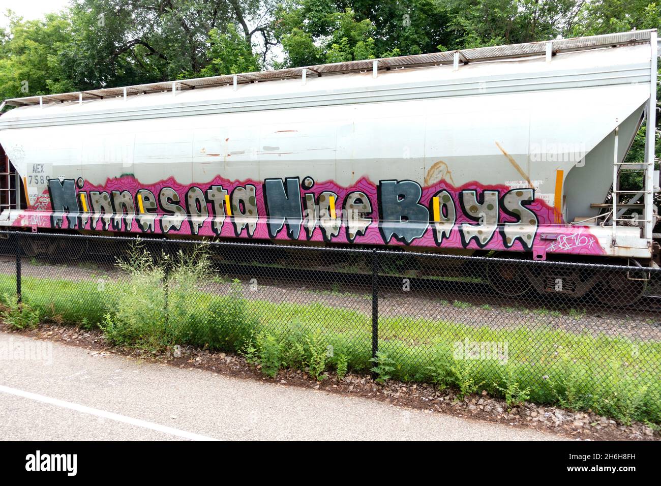 Midtown greenway minnesota hi res - Minnesota Commercial Railroad Car Beside The Midtown Greenway Trail Decorated With Minnesota Nice Boys Graffiti Minneapolis Minnesota Mn Usa 2H6H8FH