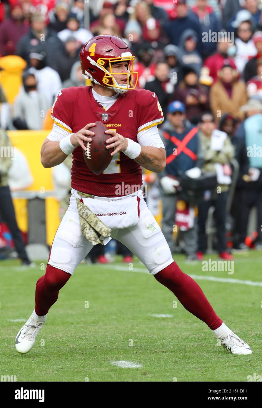 Nov 14, 2021; Landover, MD USA; Tampa Bay Buccaneers center Ryan Jensen  (66) prepares before an NFL game at FedEx Field. The Washington Football  Team Stock Photo - Alamy